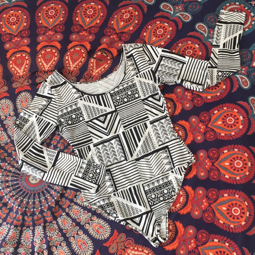 long sleeve black& white patterned onesie!